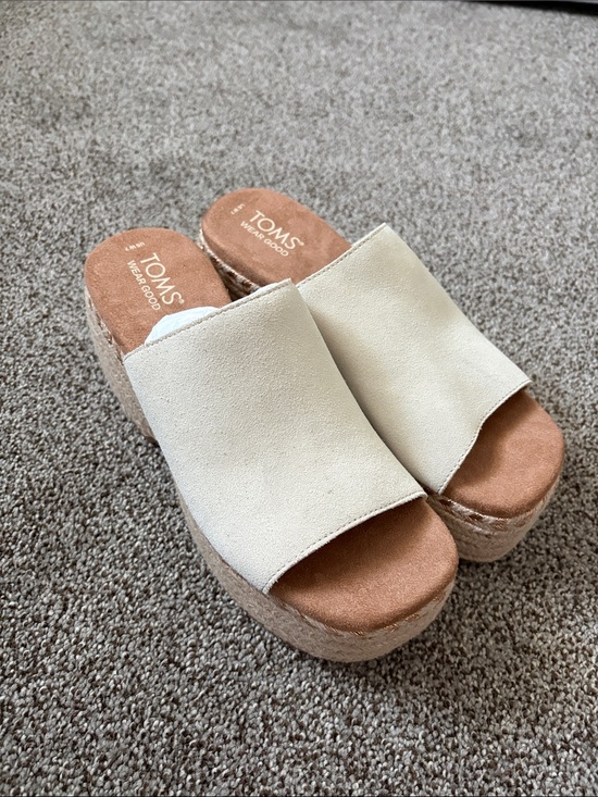 Toms Shoes - TOMS Cream Suede Platform Slide Sandals